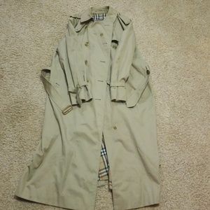 Womens Burberry Tench Coat Sz. LARGE